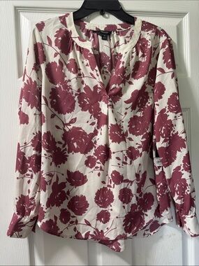 Simply Vera Vera Wang Cream Blouse with Berry Floral Print